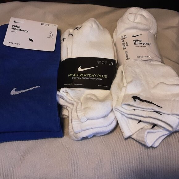 New Unisex Nike Socks 7 pairs W 10-13, M 8-12 - Picture 1 of 3